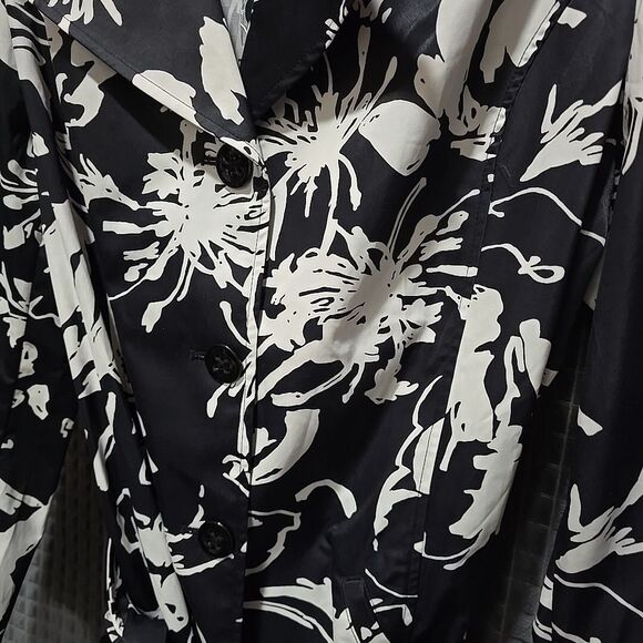 Black White Floral Raincoat Jacket FitsLg Chicos3 NWT Belted Boho Chic Glam City - Picture 3 of 16